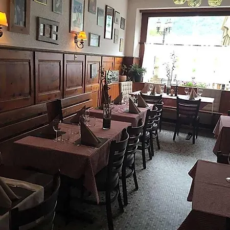Restaurant Le Pernollet Bed & Breakfast