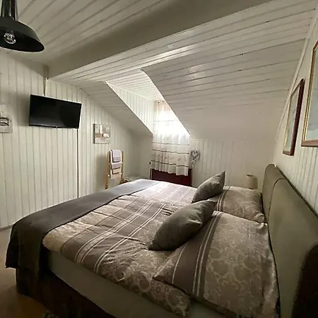 Restaurant Le Pernollet Bed & Breakfast *