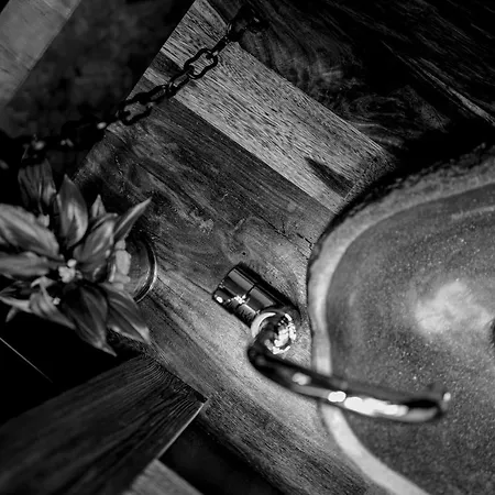 Restaurant Le Pernollet לינה וארוחת בוקר