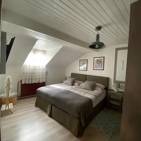 Restaurant Le Pernollet לינה וארוחת בוקר Evionnaz