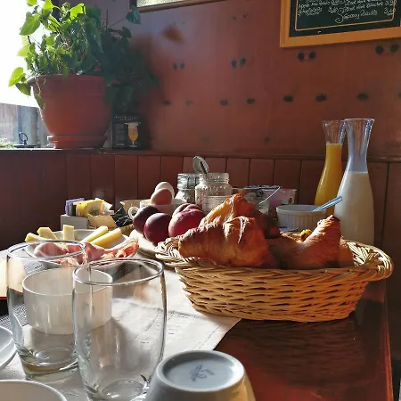 Restaurant Le Pernollet לינה וארוחת בוקר Evionnaz